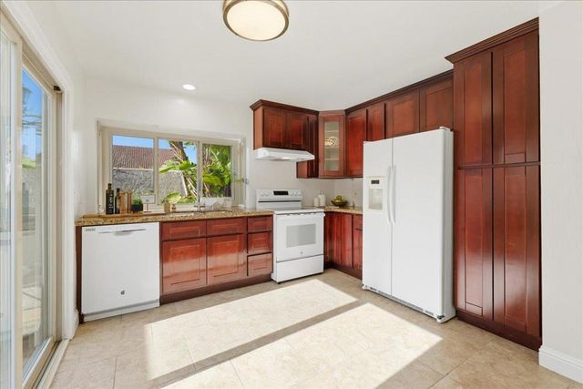 32 Lido Circle, Redwood City, CA 94065