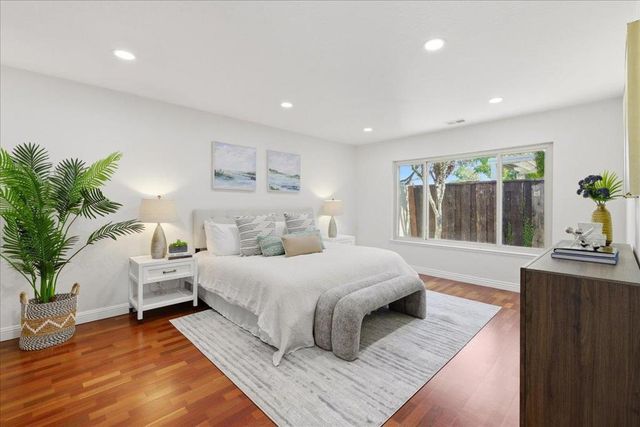 32 Lido Circle, Redwood City, CA 94065