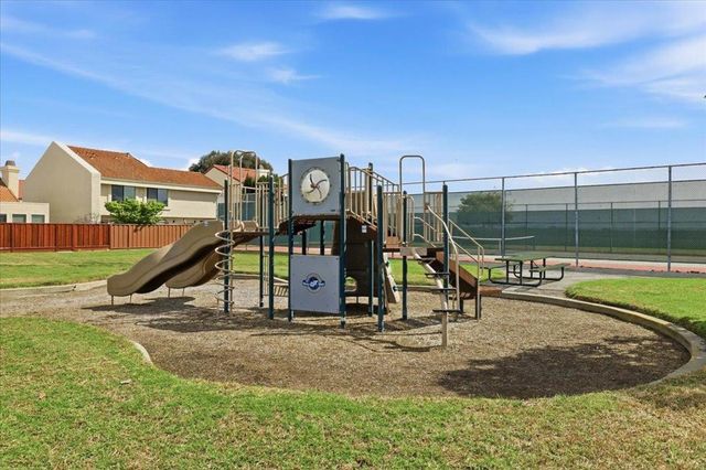 32 Lido Circle, Redwood City, CA 94065