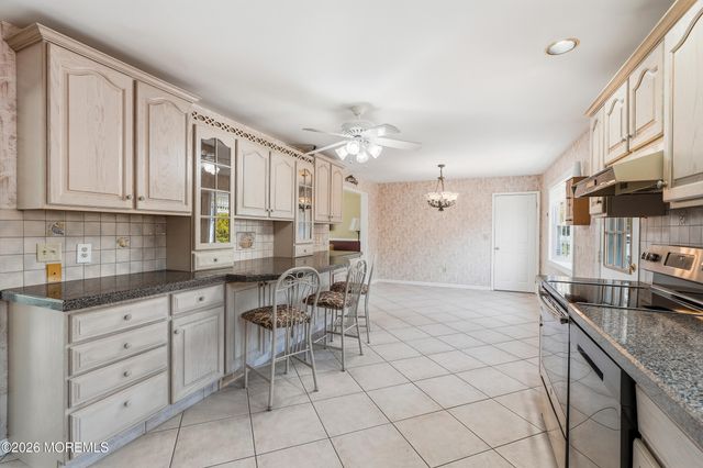 1903 Holbrook Street, Oakhurst, NJ 07755