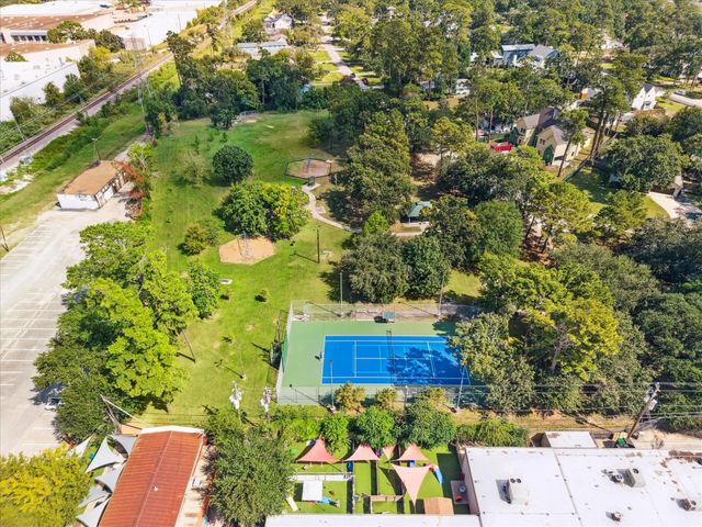 955 W 42nd Street, Houston, TX 77018