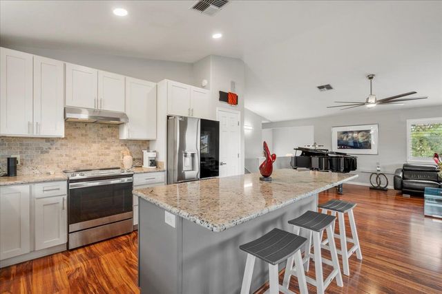 105 Honuhula Pl, Kihei, HI 96753