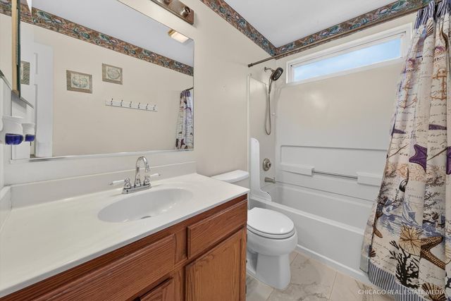 625 David Street, Lake In The Hills, IL 60156