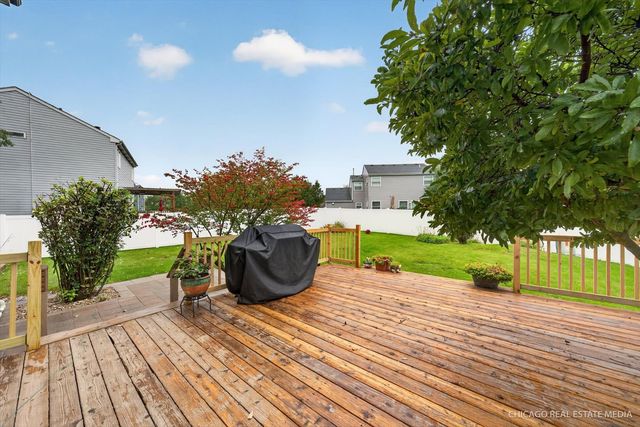 625 David Street, Lake In The Hills, IL 60156