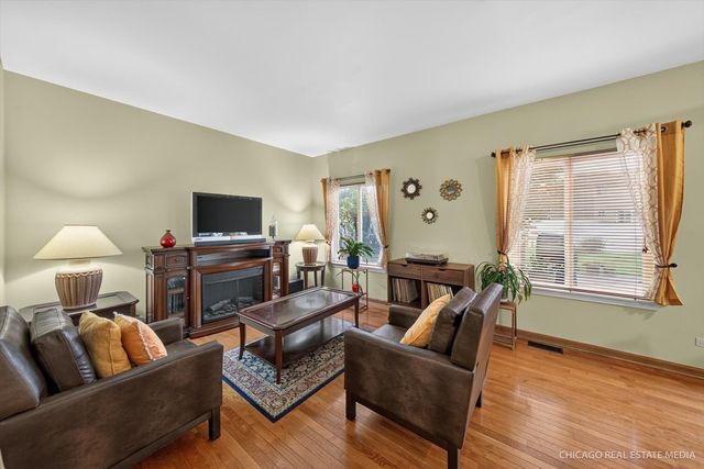 625 David Street, Lake In The Hills, IL 60156