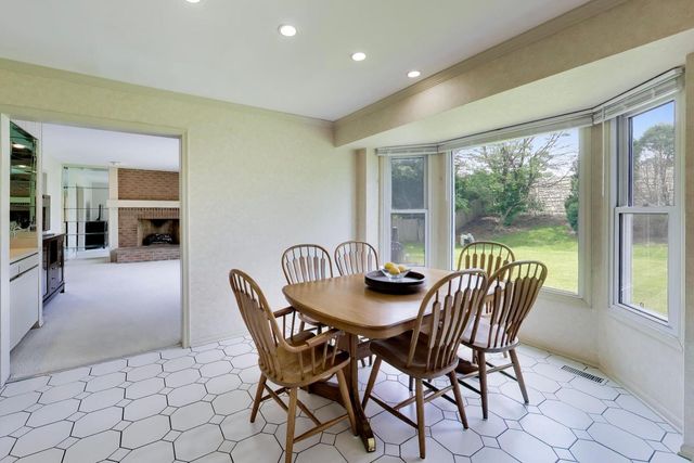 4269 Terri Lyn Lane, Northbrook, IL 60062