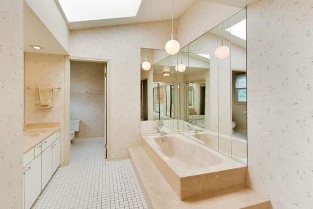 4269 Terri Lyn Lane, Northbrook, IL 60062