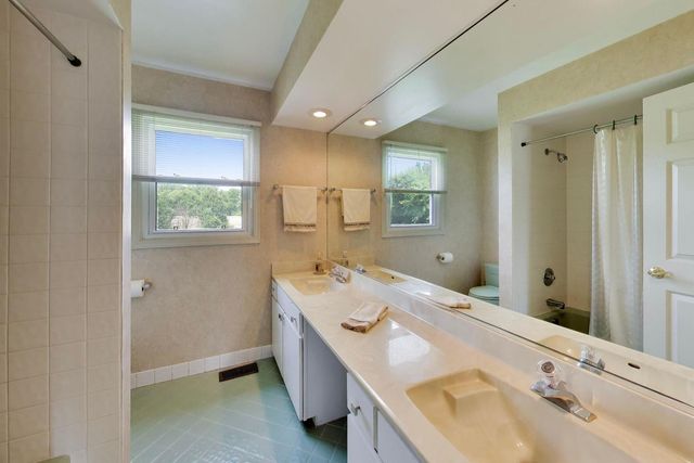 4269 Terri Lyn Lane, Northbrook, IL 60062