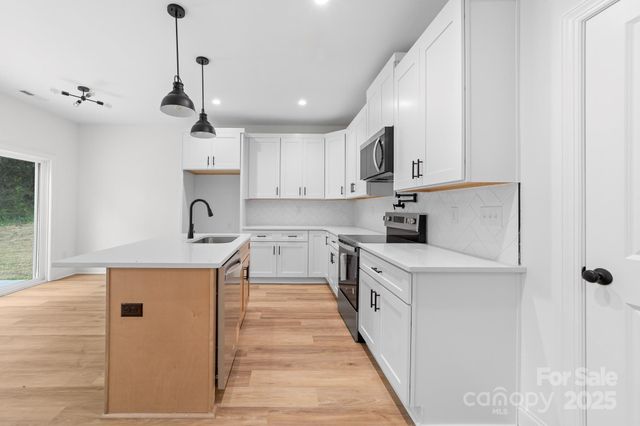 103 W Irwin Street, Cherryville, NC 28021