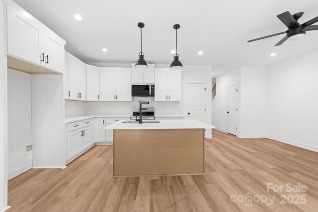 103 W Irwin Street, Cherryville, NC 28021