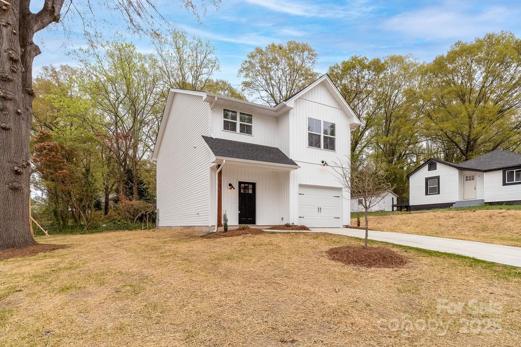 103 W Irwin Street, Cherryville, NC 28021