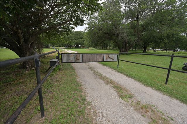 408 County Road 4856, Newark, TX 76071