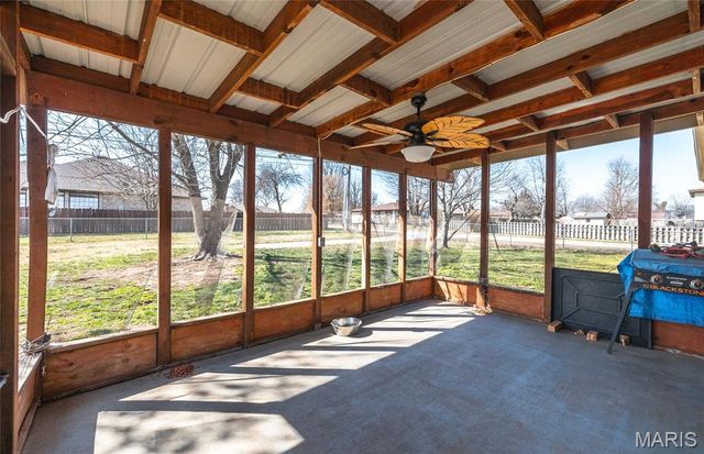 400 Farmers Lane, Lebanon, MO 65536