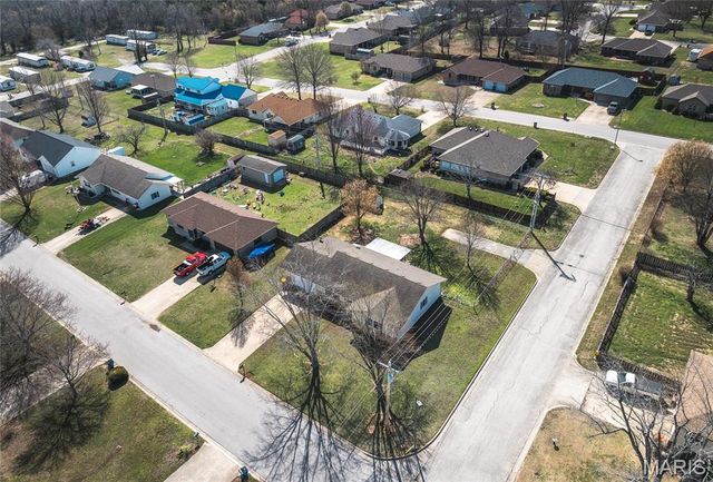 400 Farmers Lane, Lebanon, MO 65536