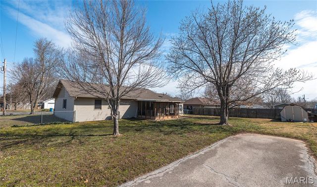 400 Farmers Lane, Lebanon, MO 65536