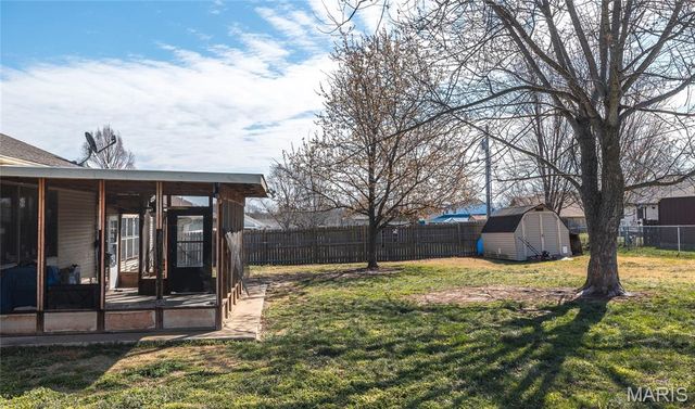 400 Farmers Lane, Lebanon, MO 65536