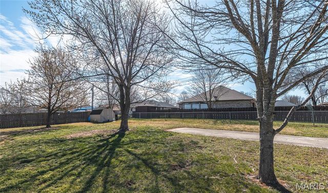 400 Farmers Lane, Lebanon, MO 65536
