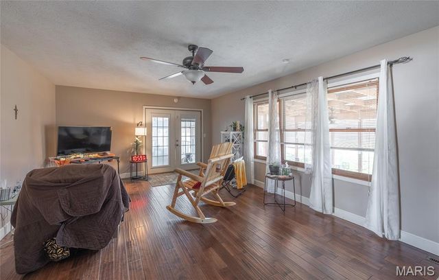 400 Farmers Lane, Lebanon, MO 65536