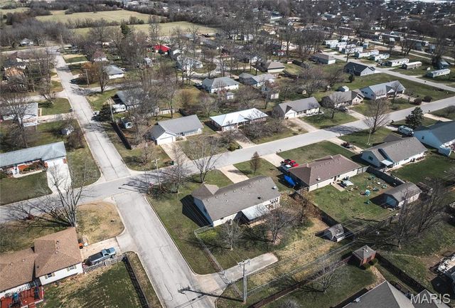 400 Farmers Lane, Lebanon, MO 65536