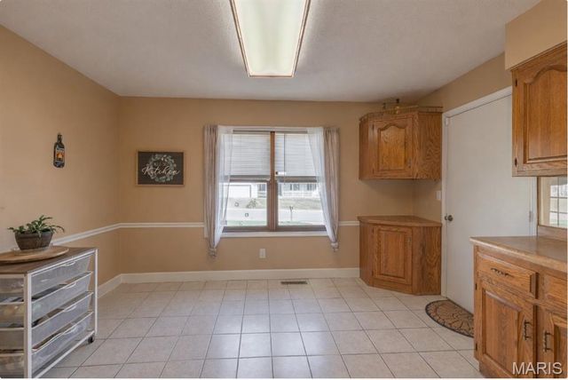 400 Farmers Lane, Lebanon, MO 65536