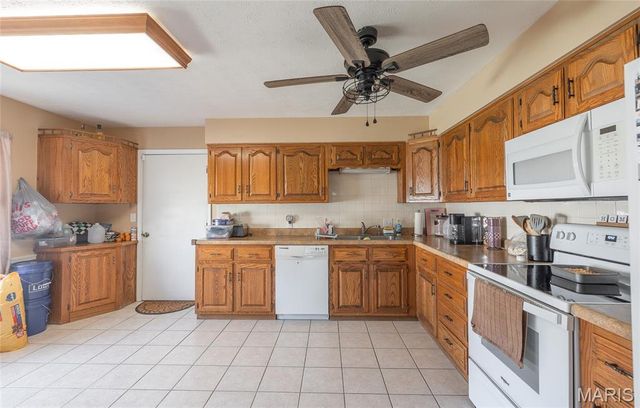 400 Farmers Lane, Lebanon, MO 65536