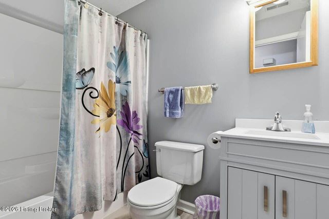 12437 Kingsley Dr, Louisville, KY 40229