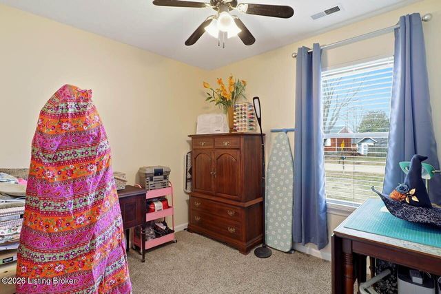 12437 Kingsley Dr, Louisville, KY 40229