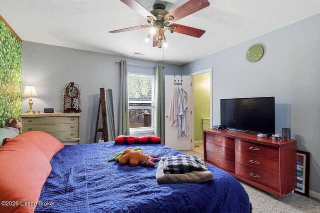 12437 Kingsley Dr, Louisville, KY 40229