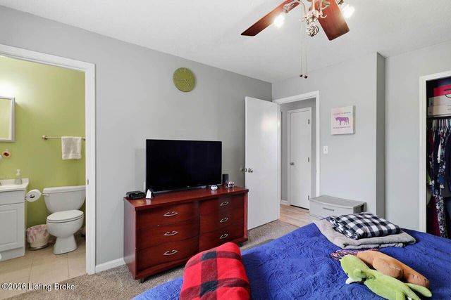 12437 Kingsley Dr, Louisville, KY 40229