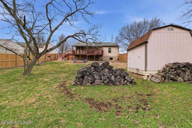 12437 Kingsley Dr, Louisville, KY 40229