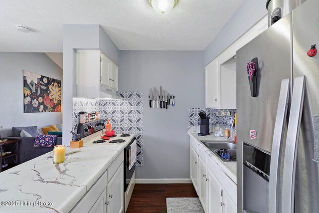 12437 Kingsley Dr, Louisville, KY 40229