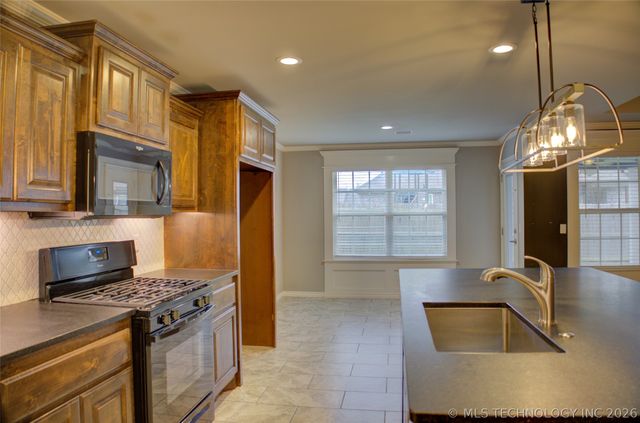 28056 E 149th Place S, Coweta, OK 74429