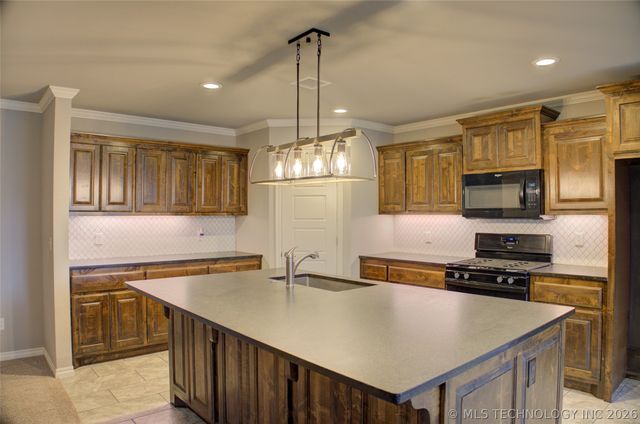 28056 E 149th Place S, Coweta, OK 74429