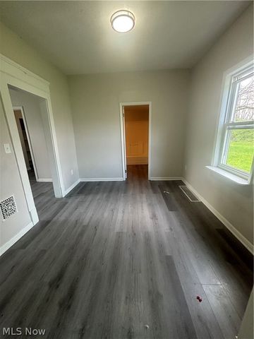 8706 Nevada Avenue, Cleveland, OH 44104