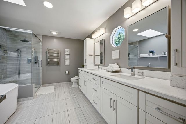 330 Sutcliffe Circle, Vernon Hills, IL 60061