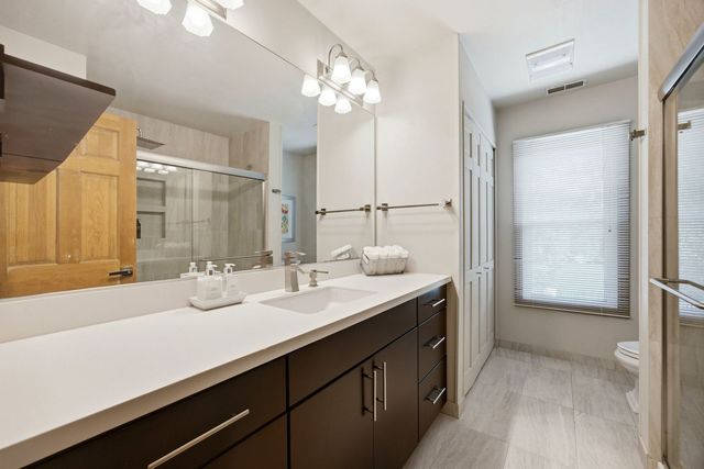 330 Sutcliffe Circle, Vernon Hills, IL 60061