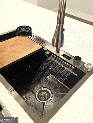 233 E Tinsley Street, Griffin, GA 30223