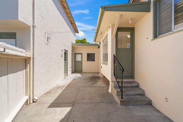 1017 10th Avenue, San Mateo, CA 94402