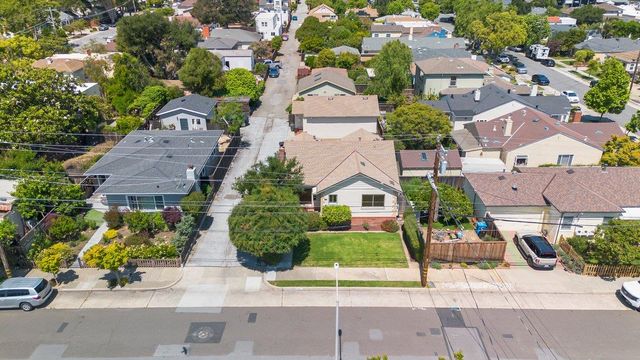 1017 10th Avenue, San Mateo, CA 94402