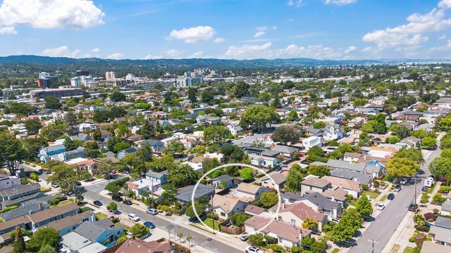 1017 10th Avenue, San Mateo, CA 94402