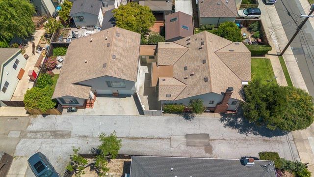 1017 10th Avenue, San Mateo, CA 94402