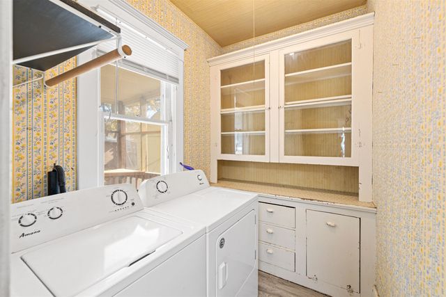 415 Morrison Ave, Salina, KS 67401