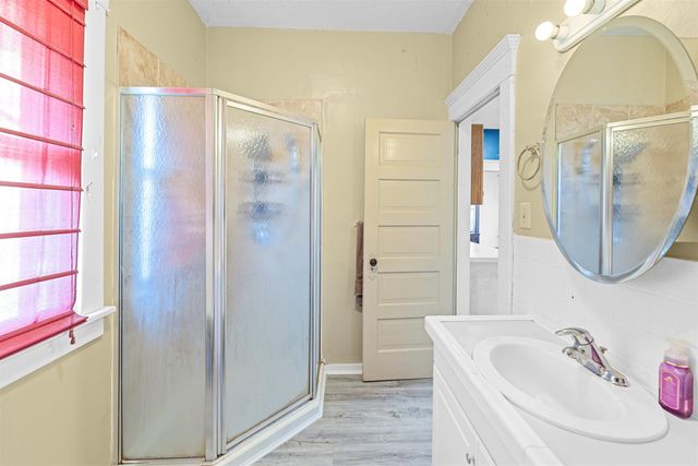 415 Morrison Ave, Salina, KS 67401