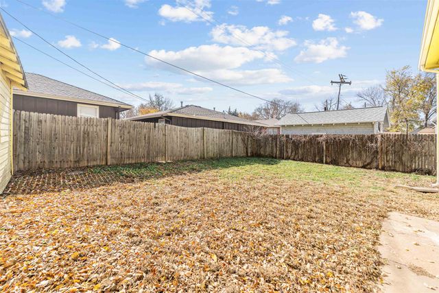 415 Morrison Ave, Salina, KS 67401