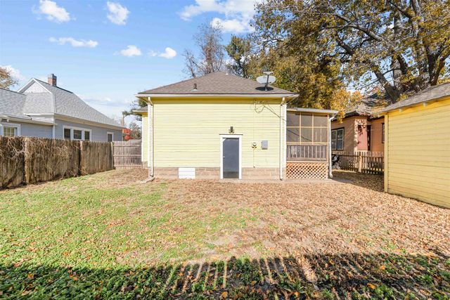 415 Morrison Ave, Salina, KS 67401