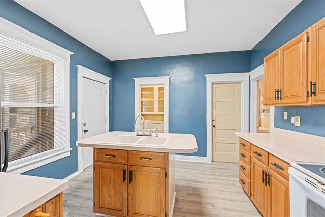 415 Morrison Ave, Salina, KS 67401