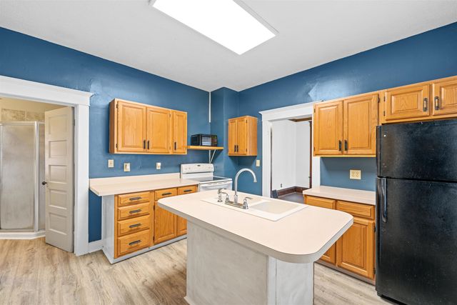 415 Morrison Ave, Salina, KS 67401