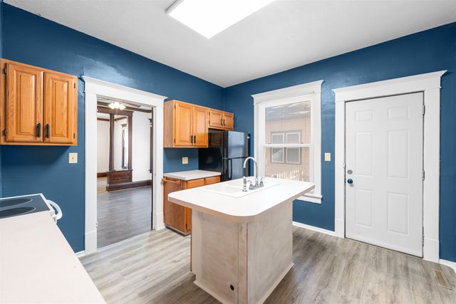 415 Morrison Ave, Salina, KS 67401