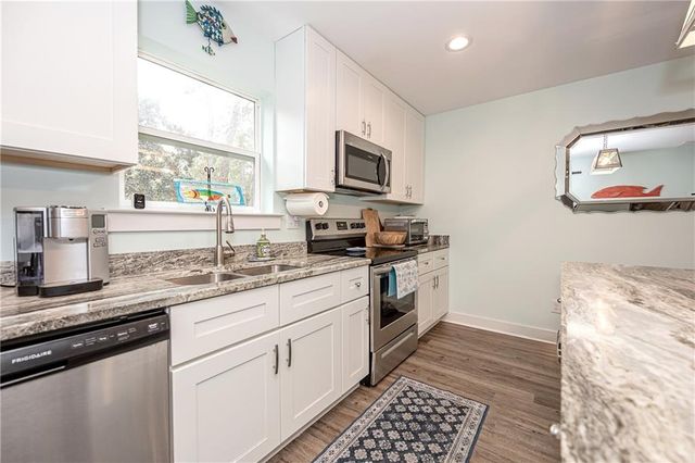 413 Chenault Avenue, Dauphin Island, AL 36528