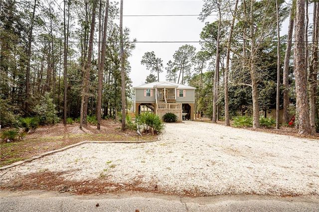 413 Chenault Avenue, Dauphin Island, AL 36528